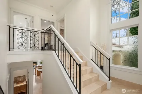 8772 Sand Point Way NE Seattle WA 98115