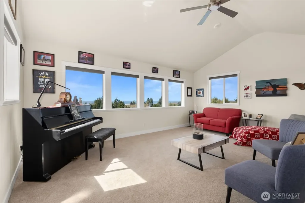 24 Jacalyn Lane Grayland WA 98547