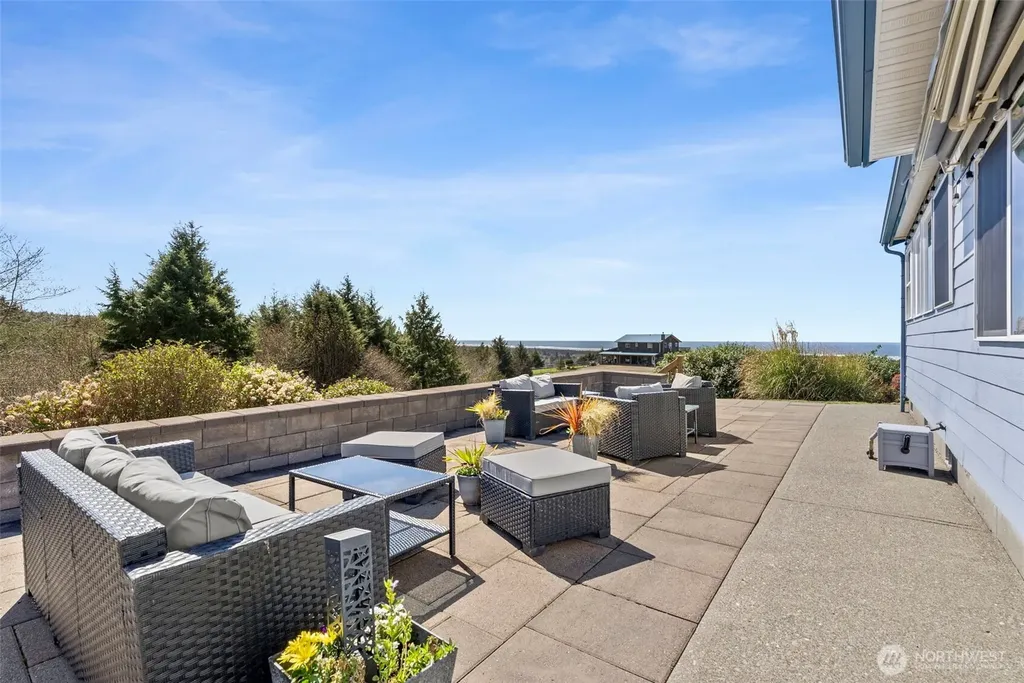 24 Jacalyn Lane Grayland WA 98547