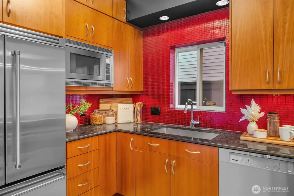 1541 Cherrylane Place S Seattle WA 98144