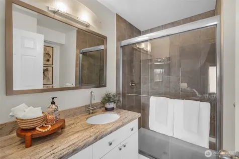 1541 Cherrylane Place S Seattle WA 98144