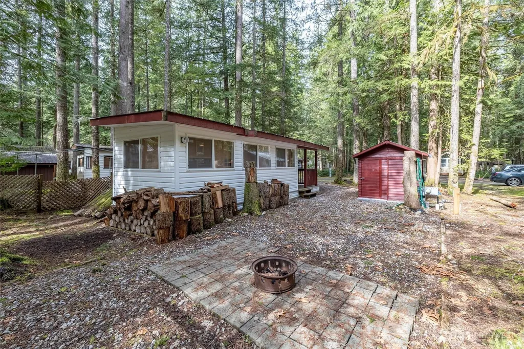 98 Sunset Circle Deming WA 98244
