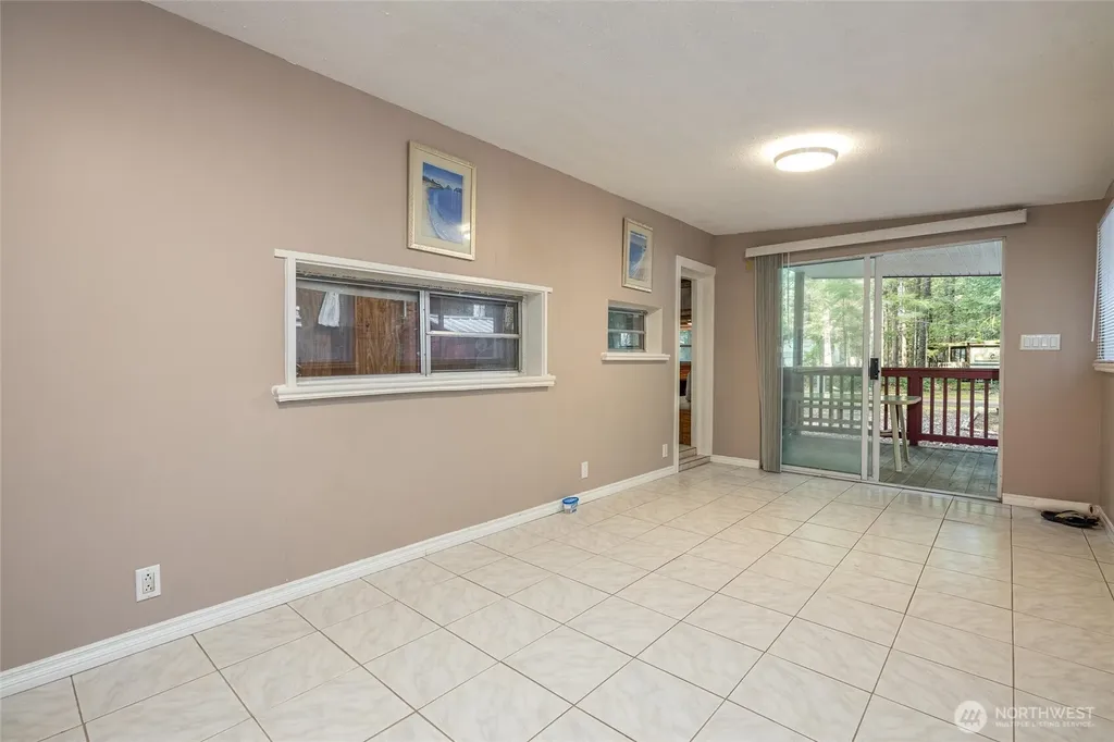 98 Sunset Circle Deming WA 98244
