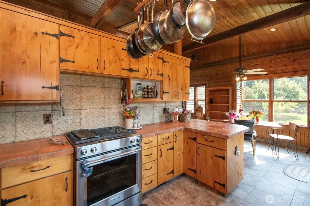 3634 Deer Park Road Port Angeles WA 98362