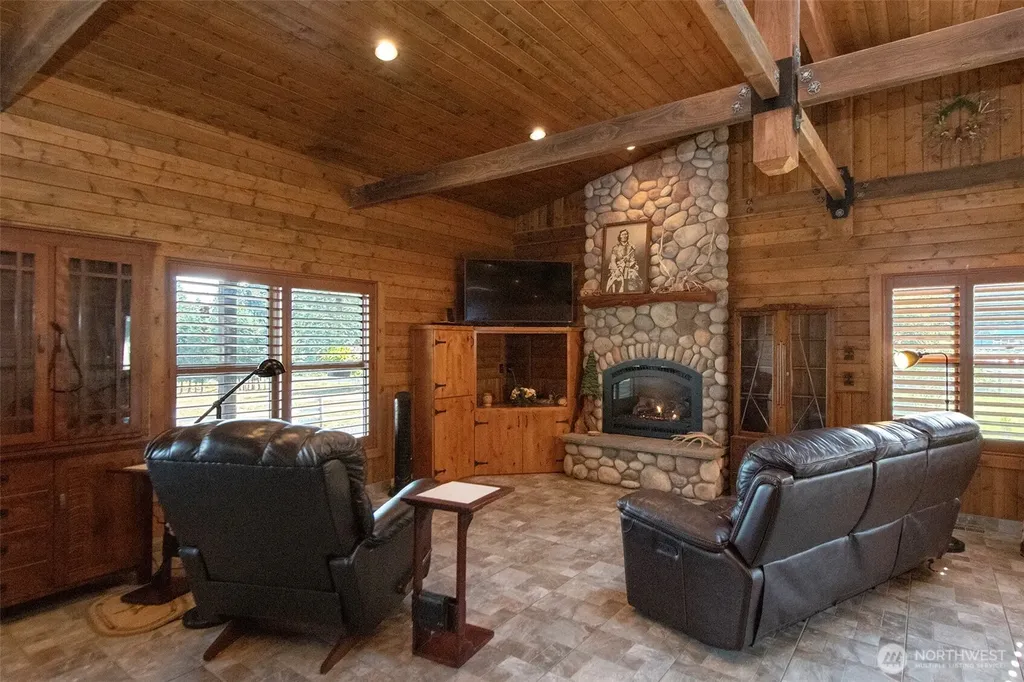 3634 Deer Park Road Port Angeles WA 98362