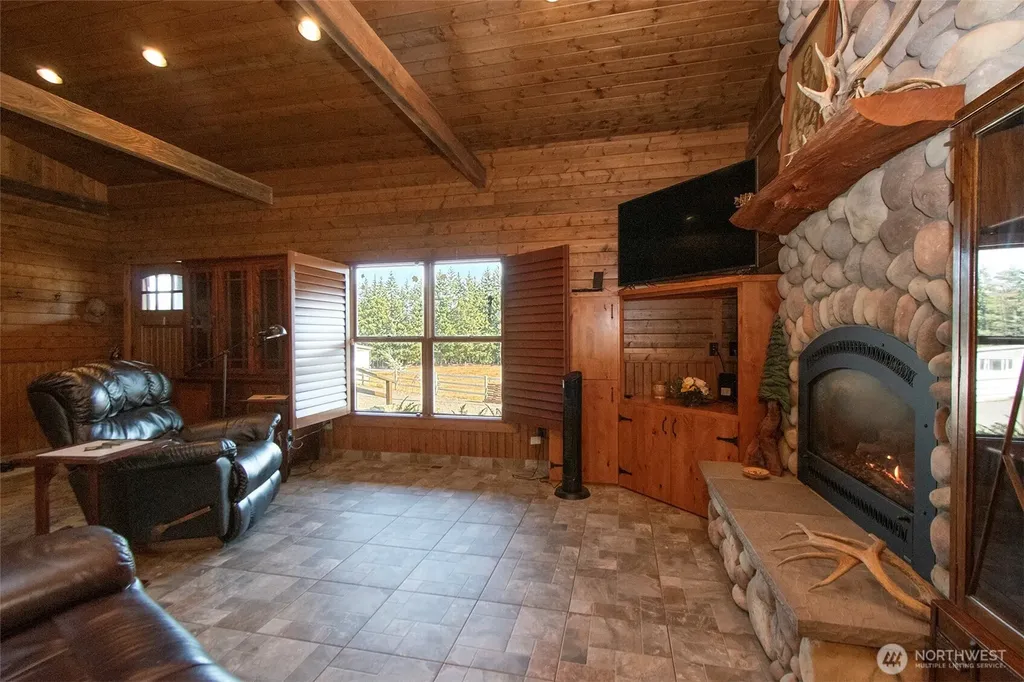 3634 Deer Park Road Port Angeles WA 98362