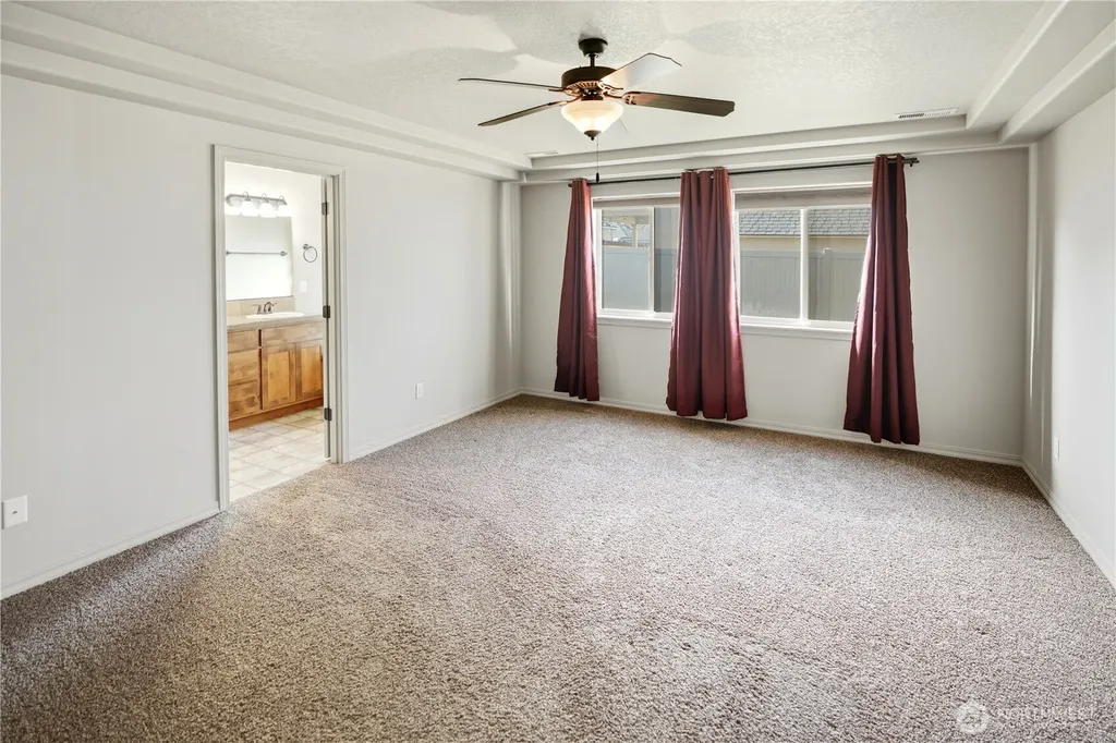 706 7th Avenue NE Ephrata WA 98823