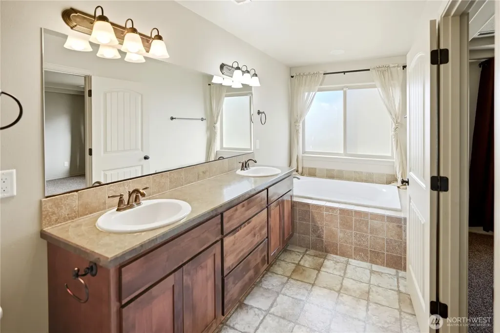 706 7th Avenue NE Ephrata WA 98823