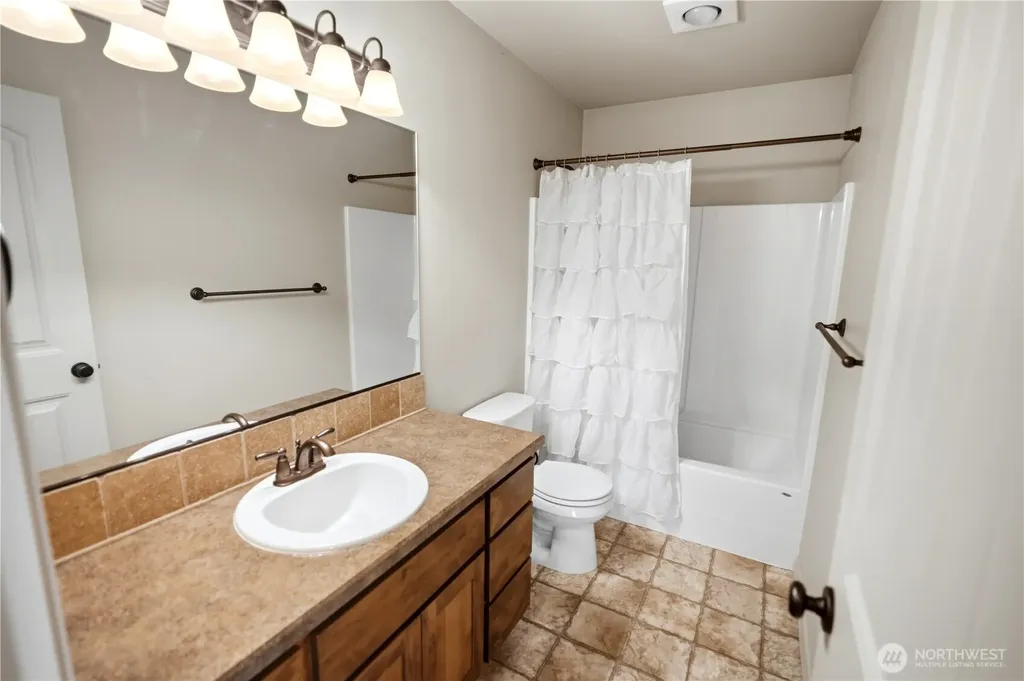 706 7th Avenue NE Ephrata WA 98823