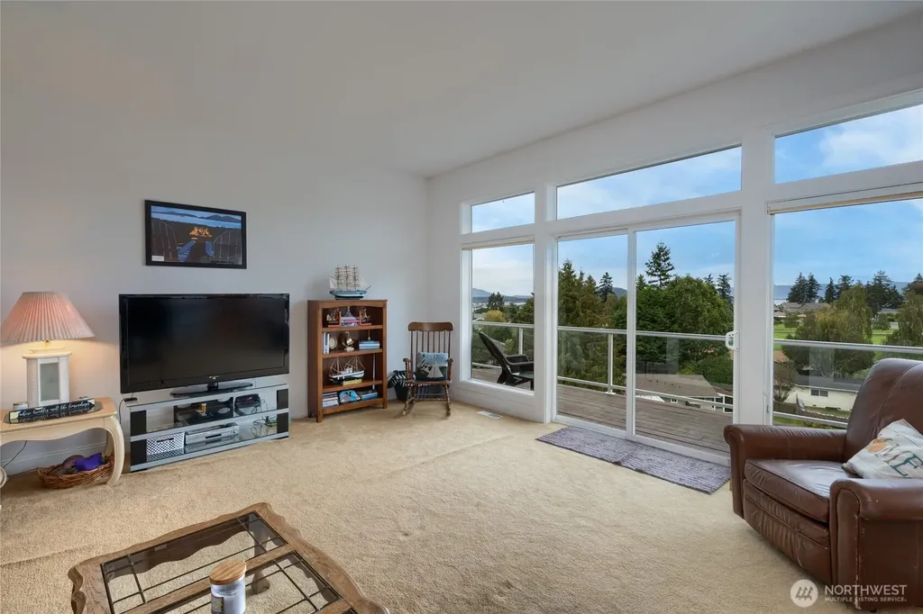 4111 R Avenue Anacortes WA 98221