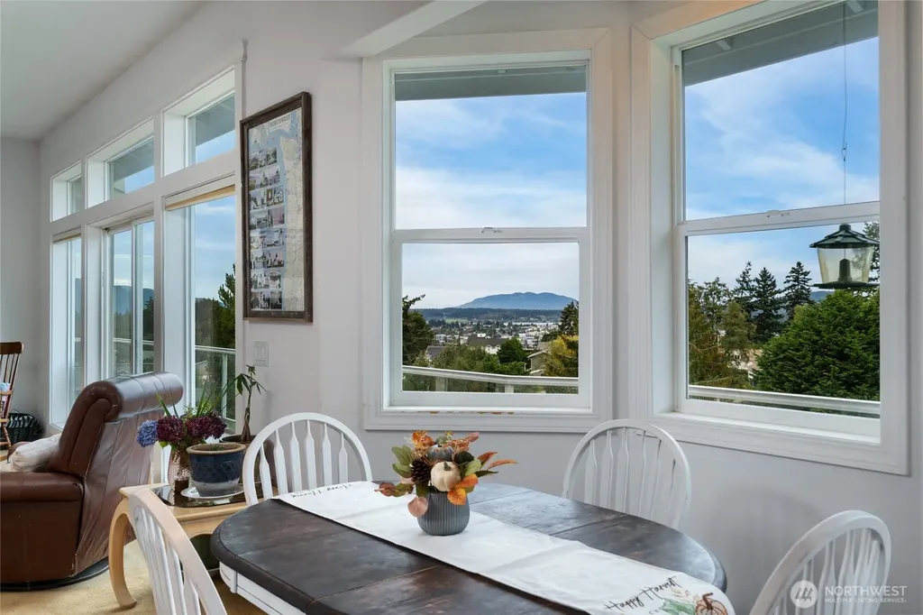 4111 R Avenue Anacortes WA 98221