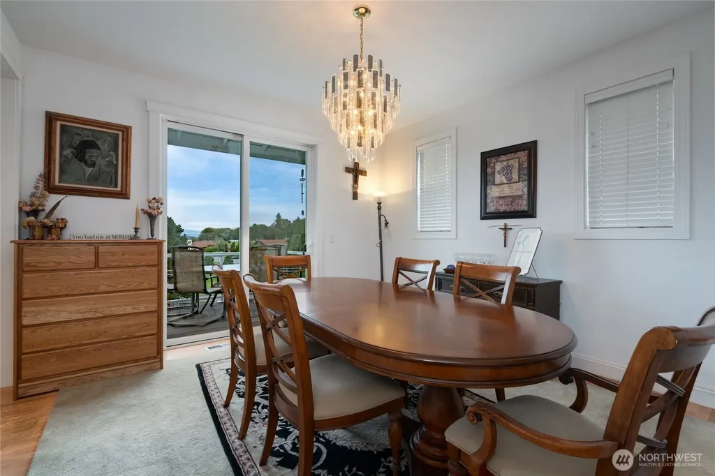 4111 R Avenue Anacortes WA 98221