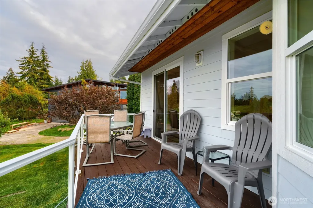 4111 R Avenue Anacortes WA 98221
