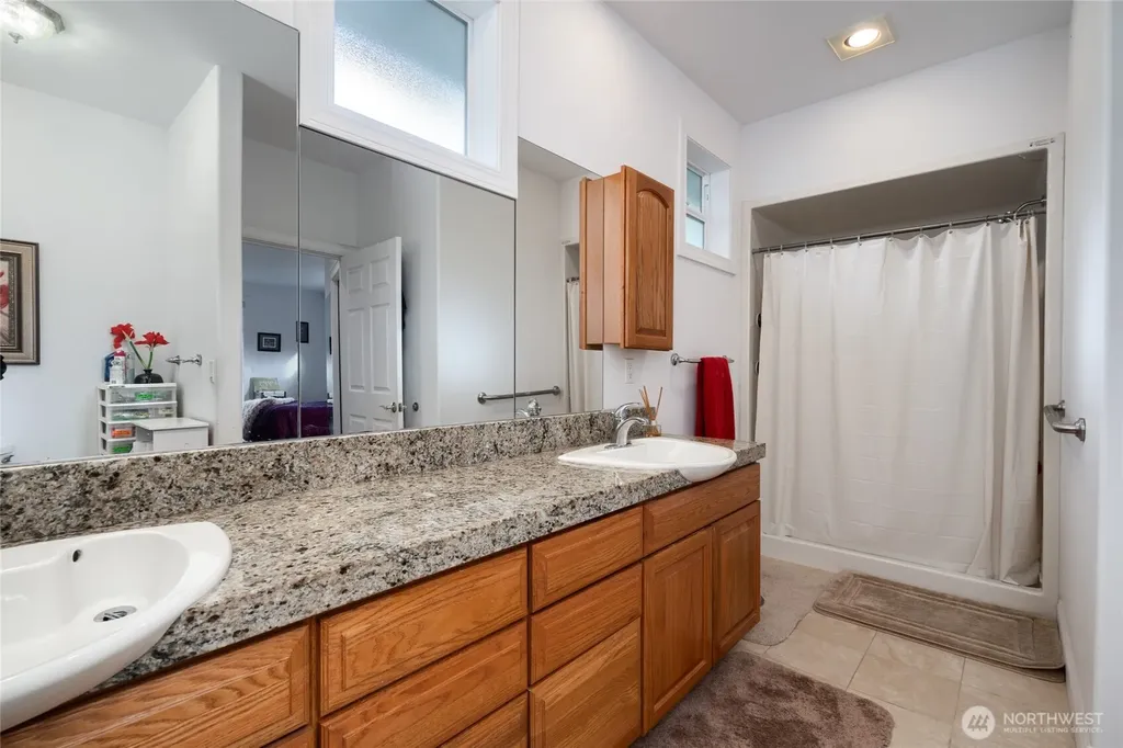4111 R Avenue Anacortes WA 98221