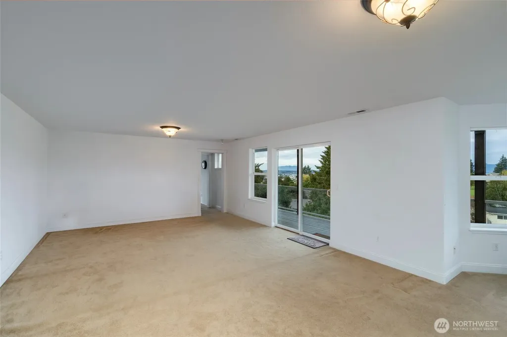 4111 R Avenue Anacortes WA 98221