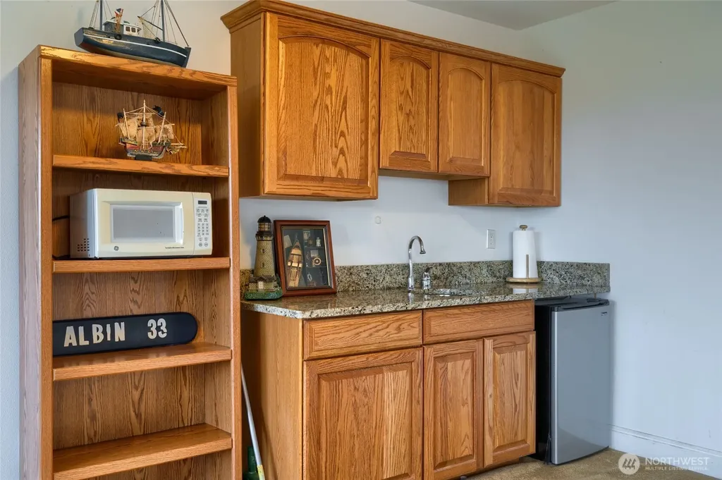 4111 R Avenue Anacortes WA 98221
