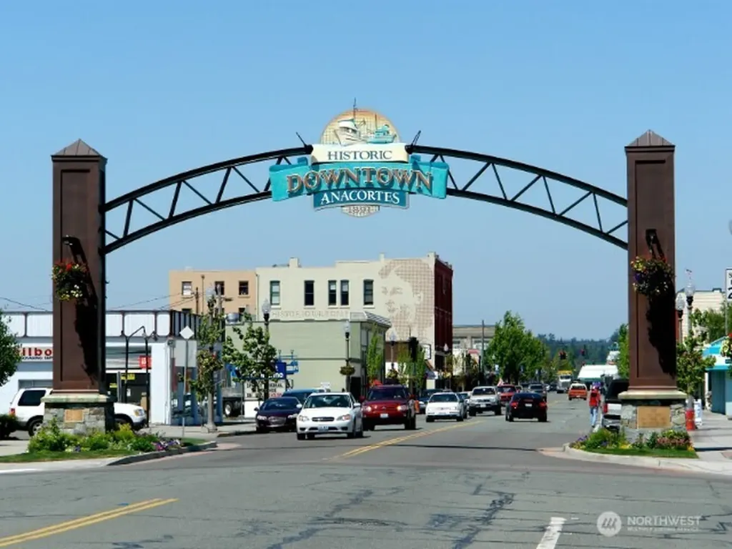 4111 R Avenue Anacortes WA 98221