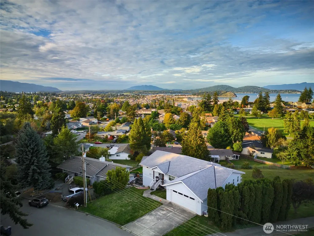 4111 R Avenue Anacortes WA 98221