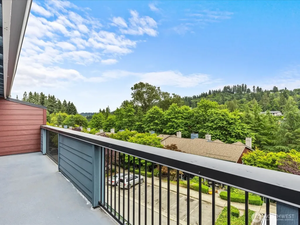 15711 Waynita NE Bothell WA 98011