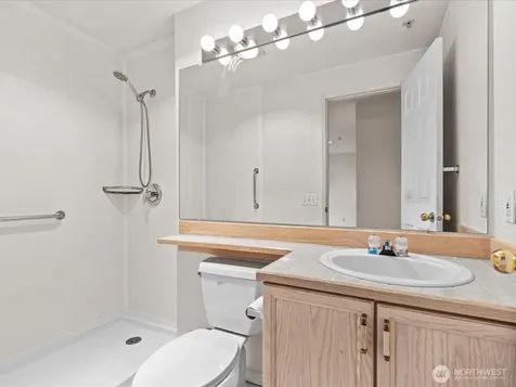 15711 Waynita NE Bothell WA 98011