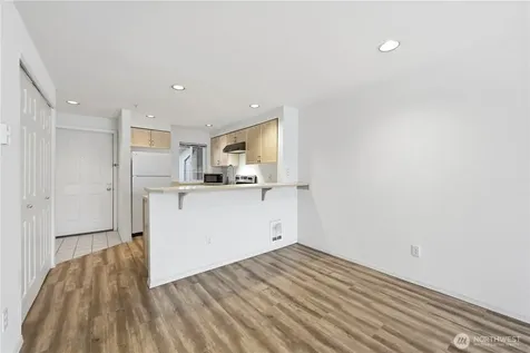 15711 Waynita NE Bothell WA 98011