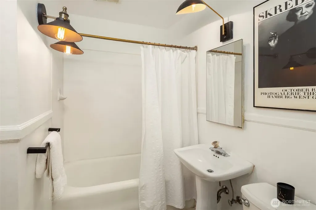 408 Bellevue Ave E Seattle WA 98102