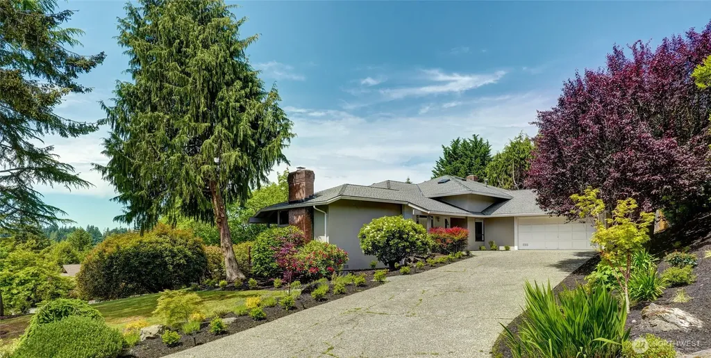 8808 NE 14th Street Clyde Hill WA 98004