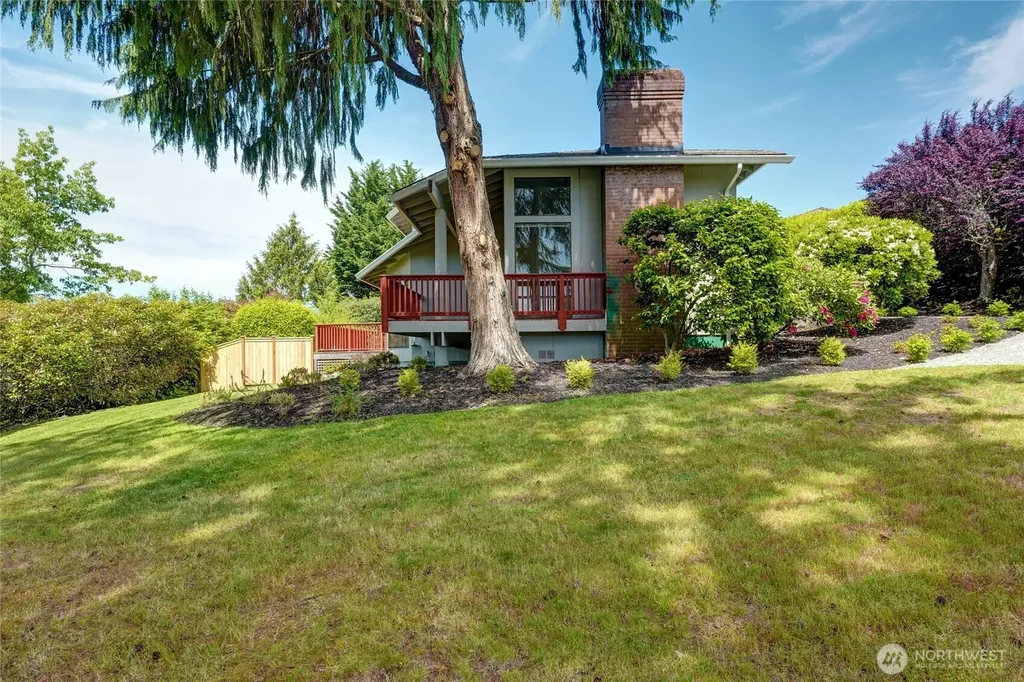 8808 NE 14th Street Clyde Hill WA 98004