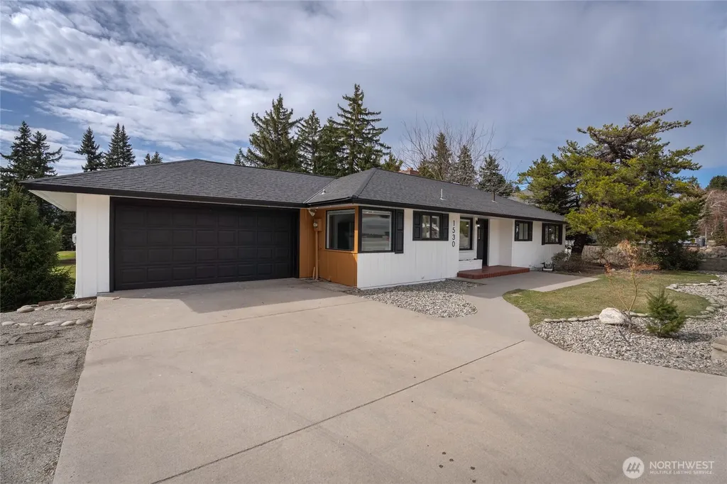 1530 Eastmont Avenue East Wenatchee WA 98802