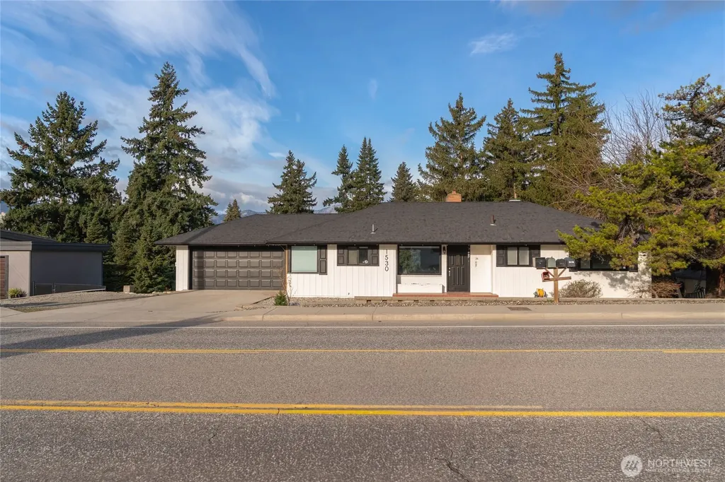 1530 Eastmont Avenue East Wenatchee WA 98802