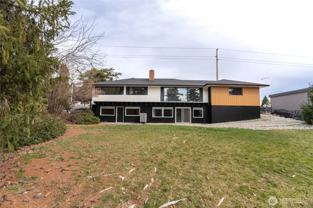 1530 Eastmont Avenue East Wenatchee WA 98802