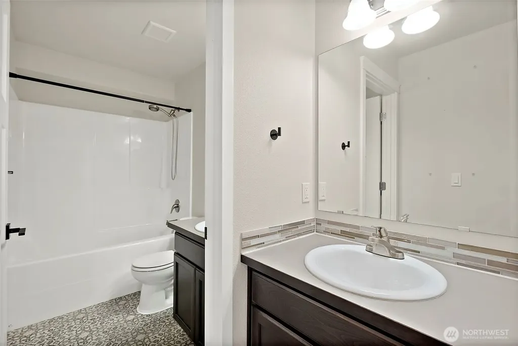 806 Mandee Street SE Lacey WA 98513