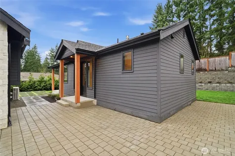 10710 SE 16th Street Bellevue WA 98004