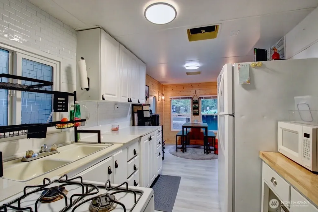 140 Chanterelle Drive Deming WA 98244
