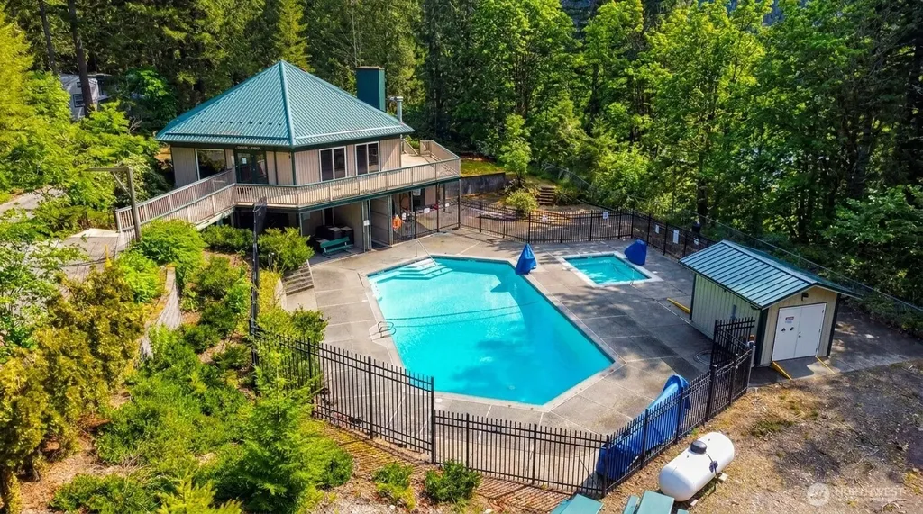 140 Chanterelle Drive Deming WA 98244