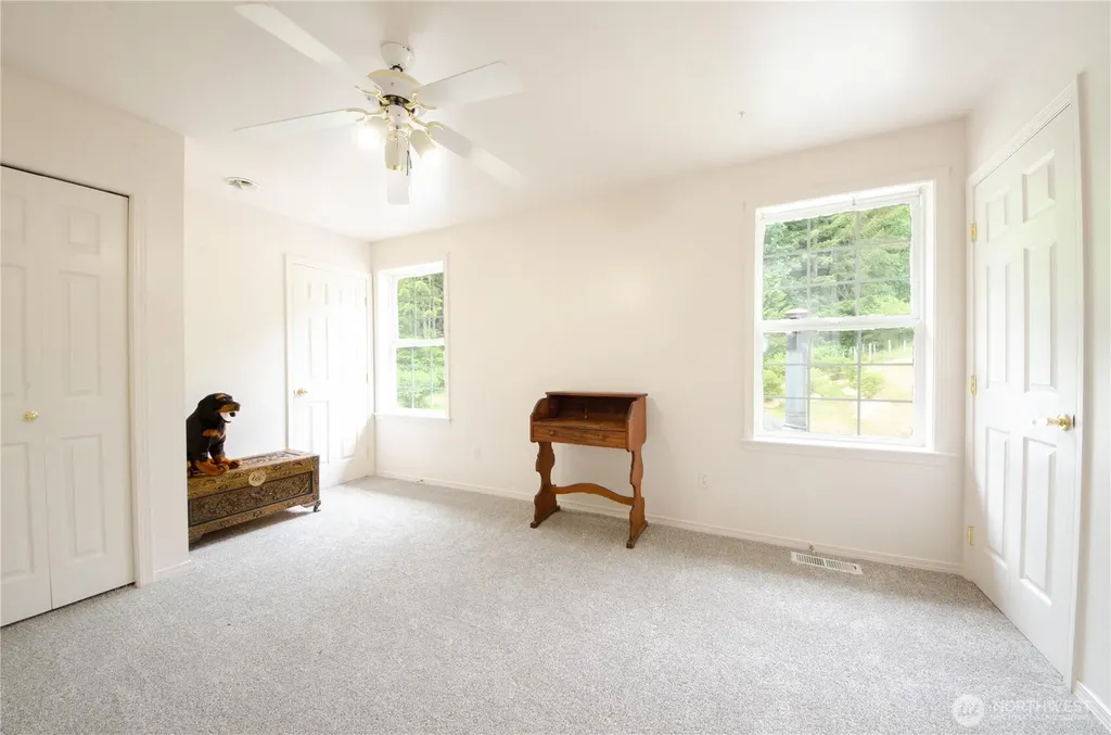 12832 Hunter Road SW Rochester WA 98579