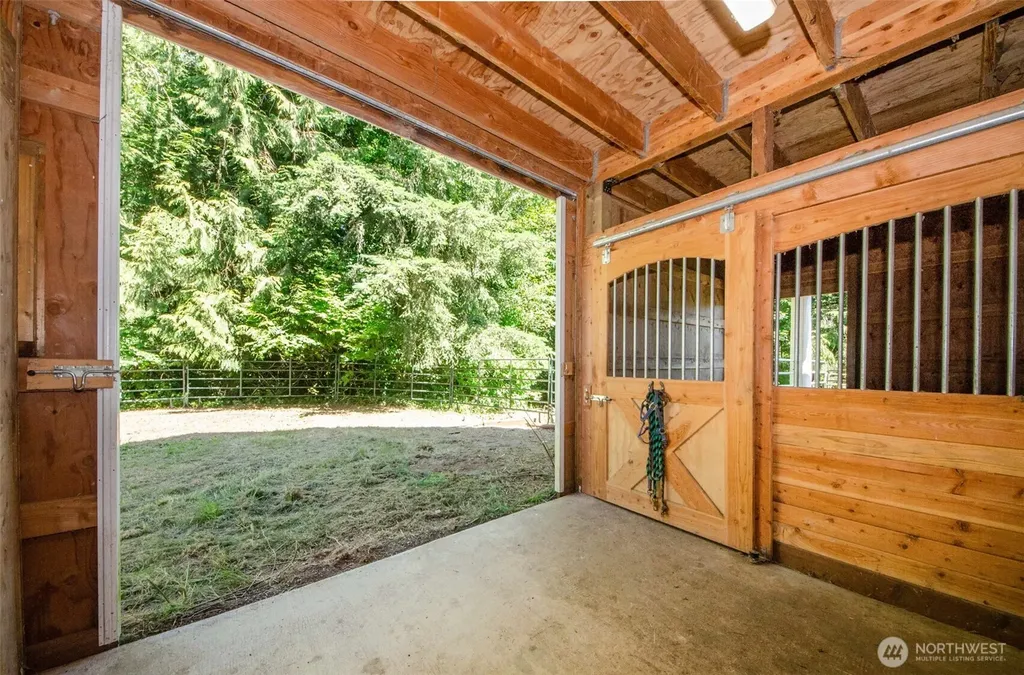 12832 Hunter Road SW Rochester WA 98579