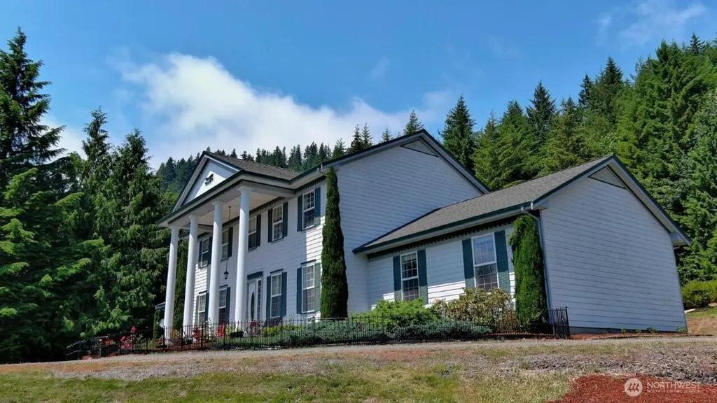 12832 Hunter Road SW Rochester WA 98579