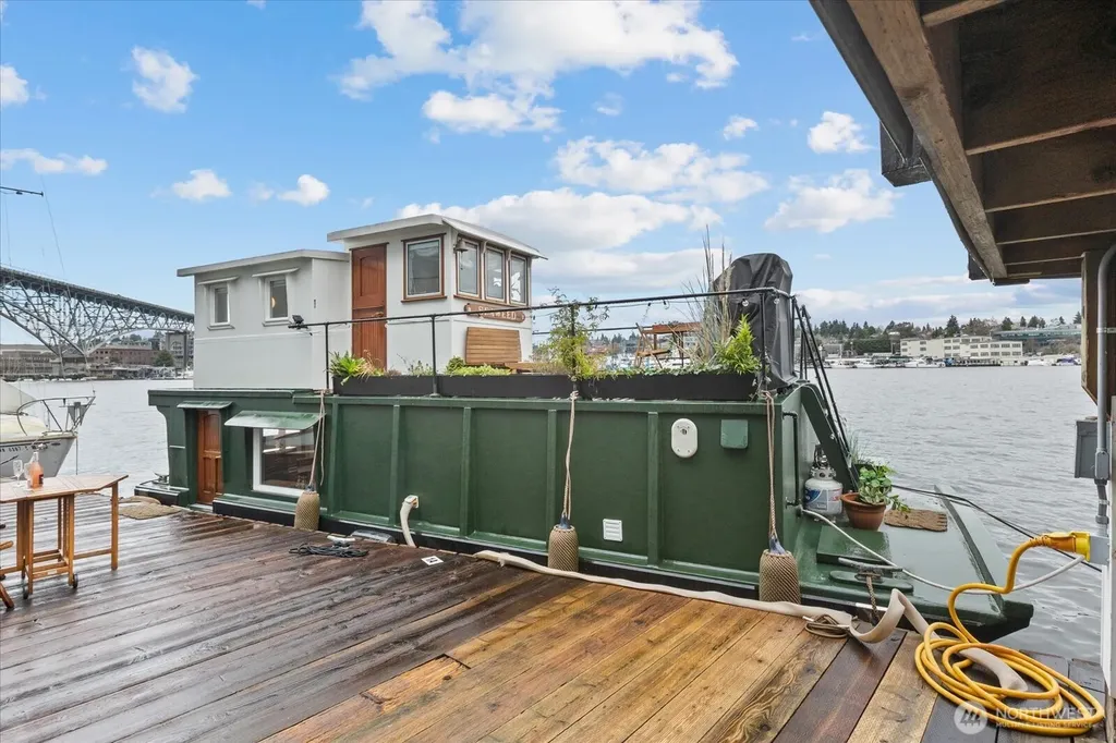 2706 Westlake Avenue N Seattle WA 98109