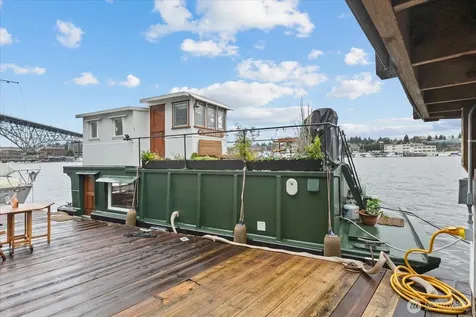 2706 Westlake Avenue N Seattle WA 98109