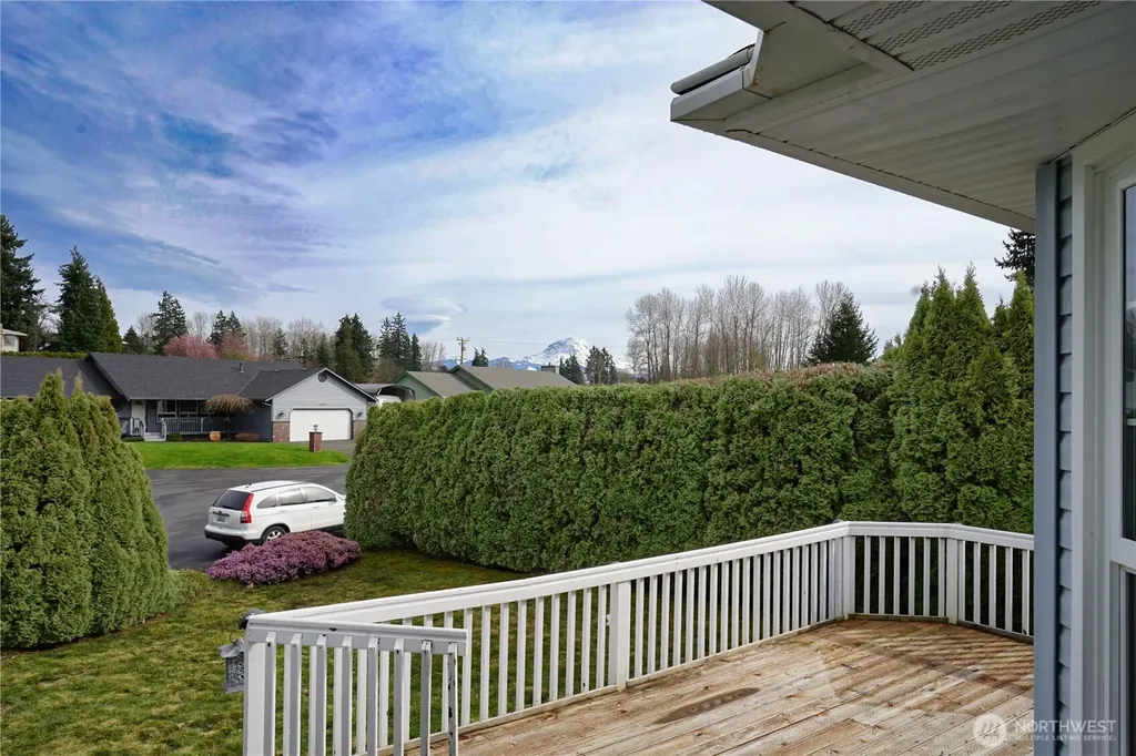 10306 235th Avenue E Buckley WA 98321