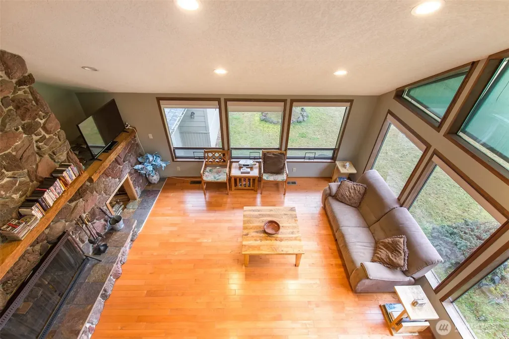 3547 Deer Park Road Port Angeles WA 98362