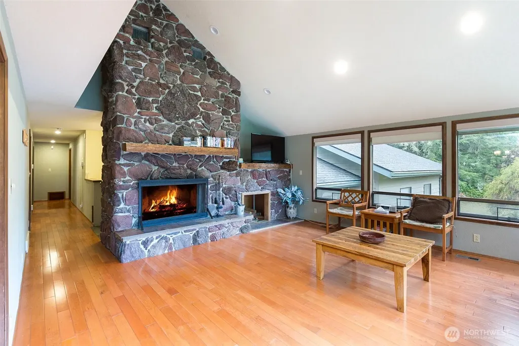 3547 Deer Park Road Port Angeles WA 98362