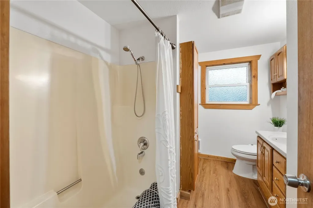 1975 Wilson Avenue Enumclaw WA 98022