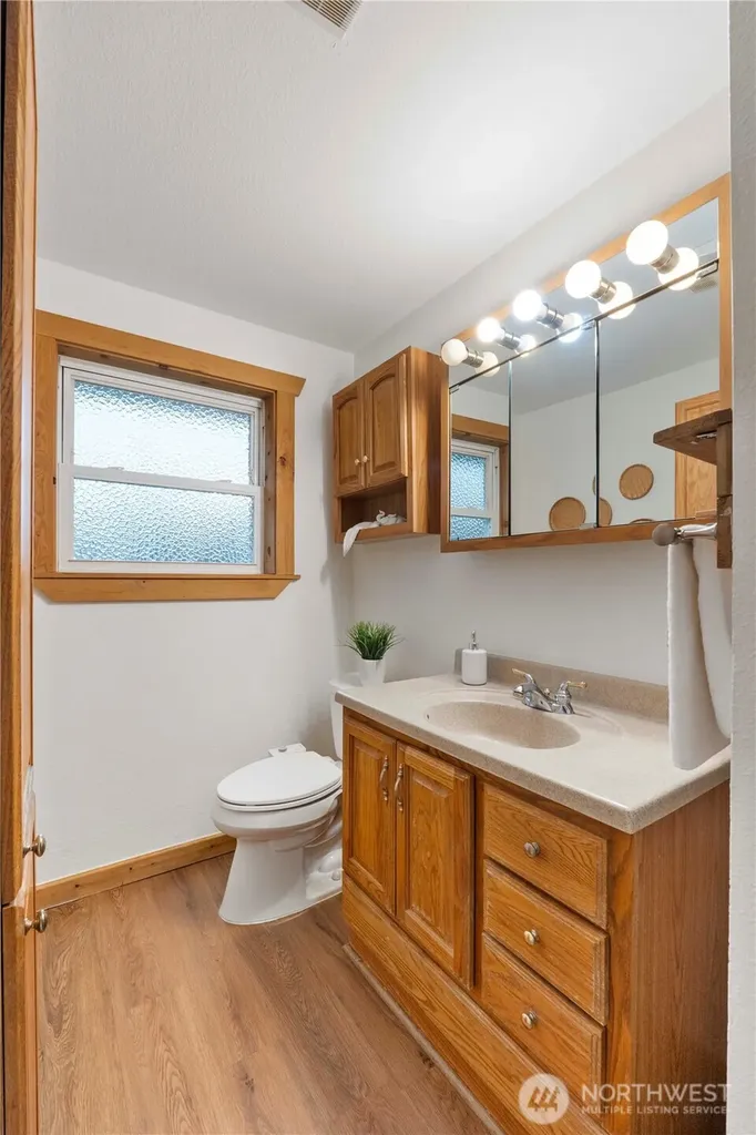 1975 Wilson Avenue Enumclaw WA 98022