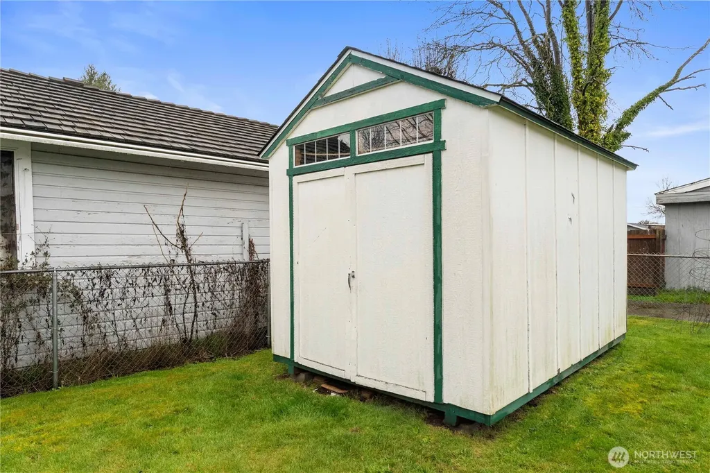 1975 Wilson Avenue Enumclaw WA 98022