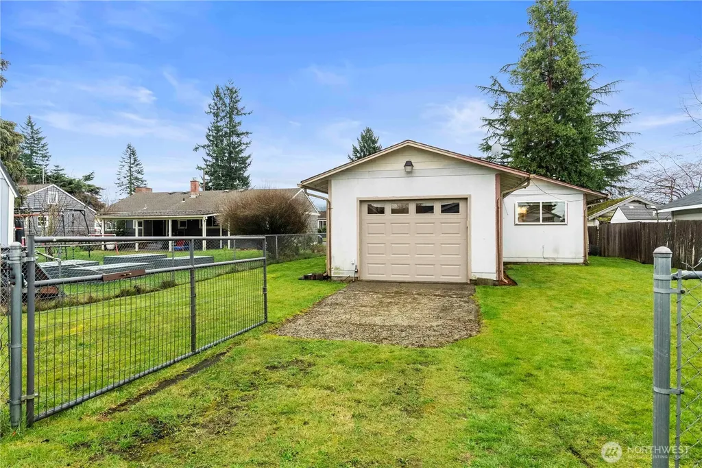 1975 Wilson Avenue Enumclaw WA 98022