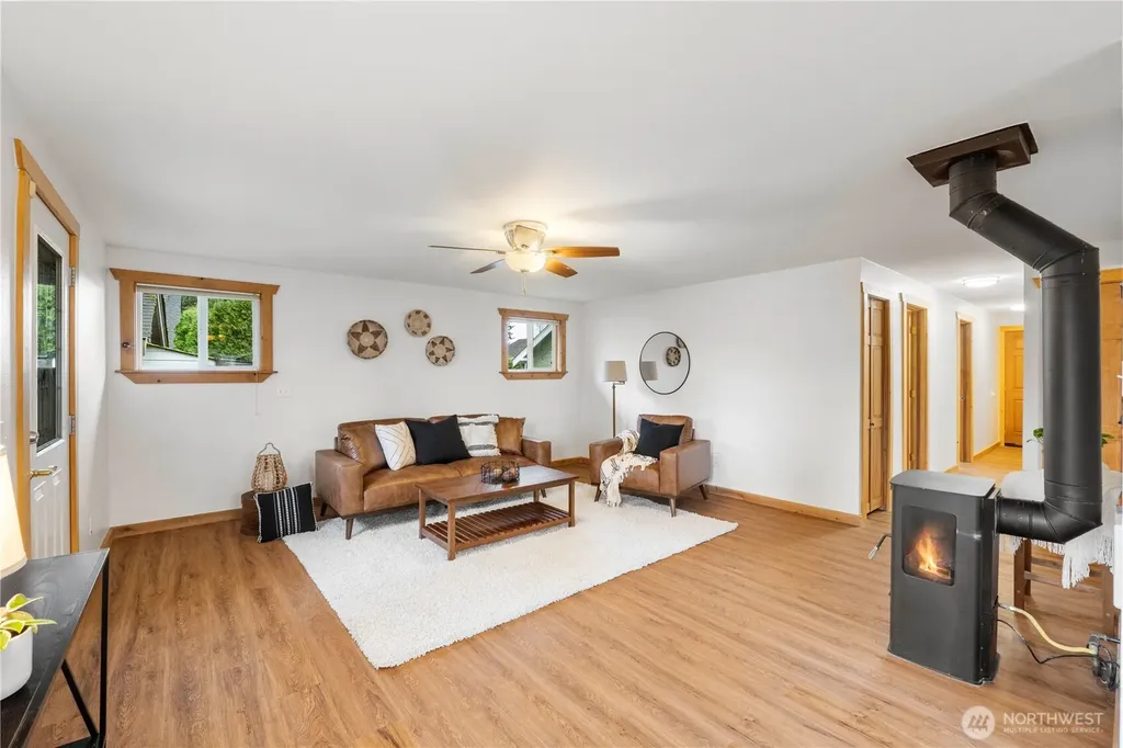 1975 Wilson Avenue Enumclaw WA 98022