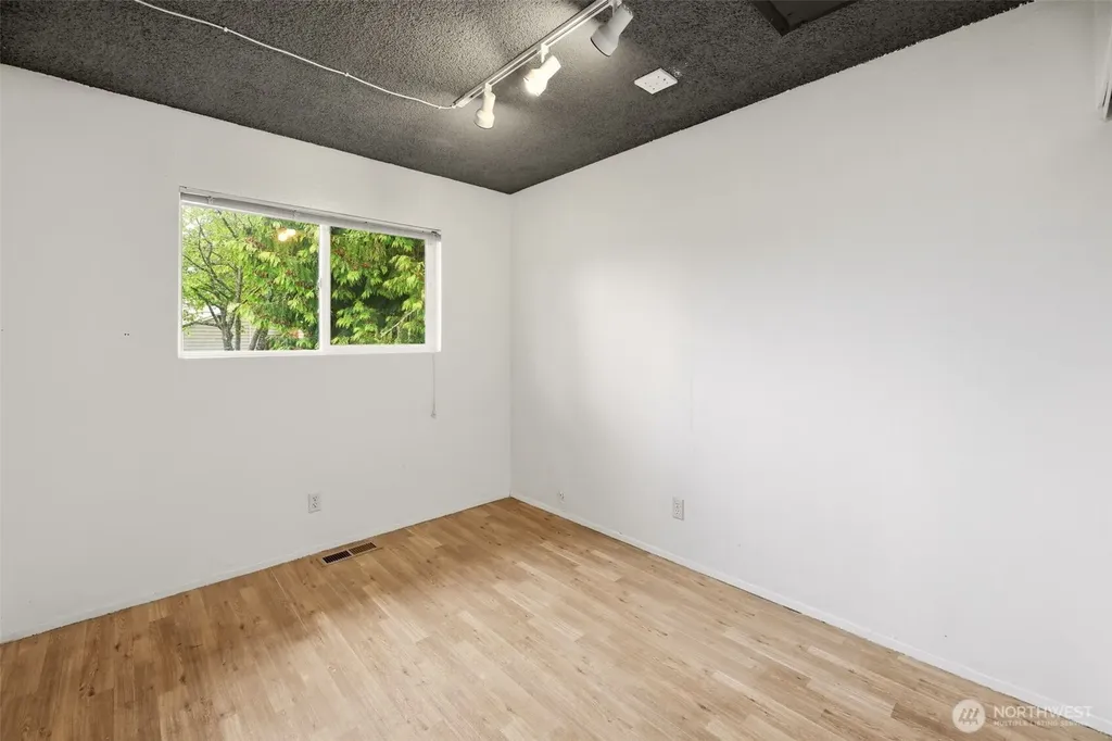 33136 35th Avenue SW Federal Way WA 98023