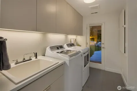1206 NW Culbertson Drive Seattle WA 98177